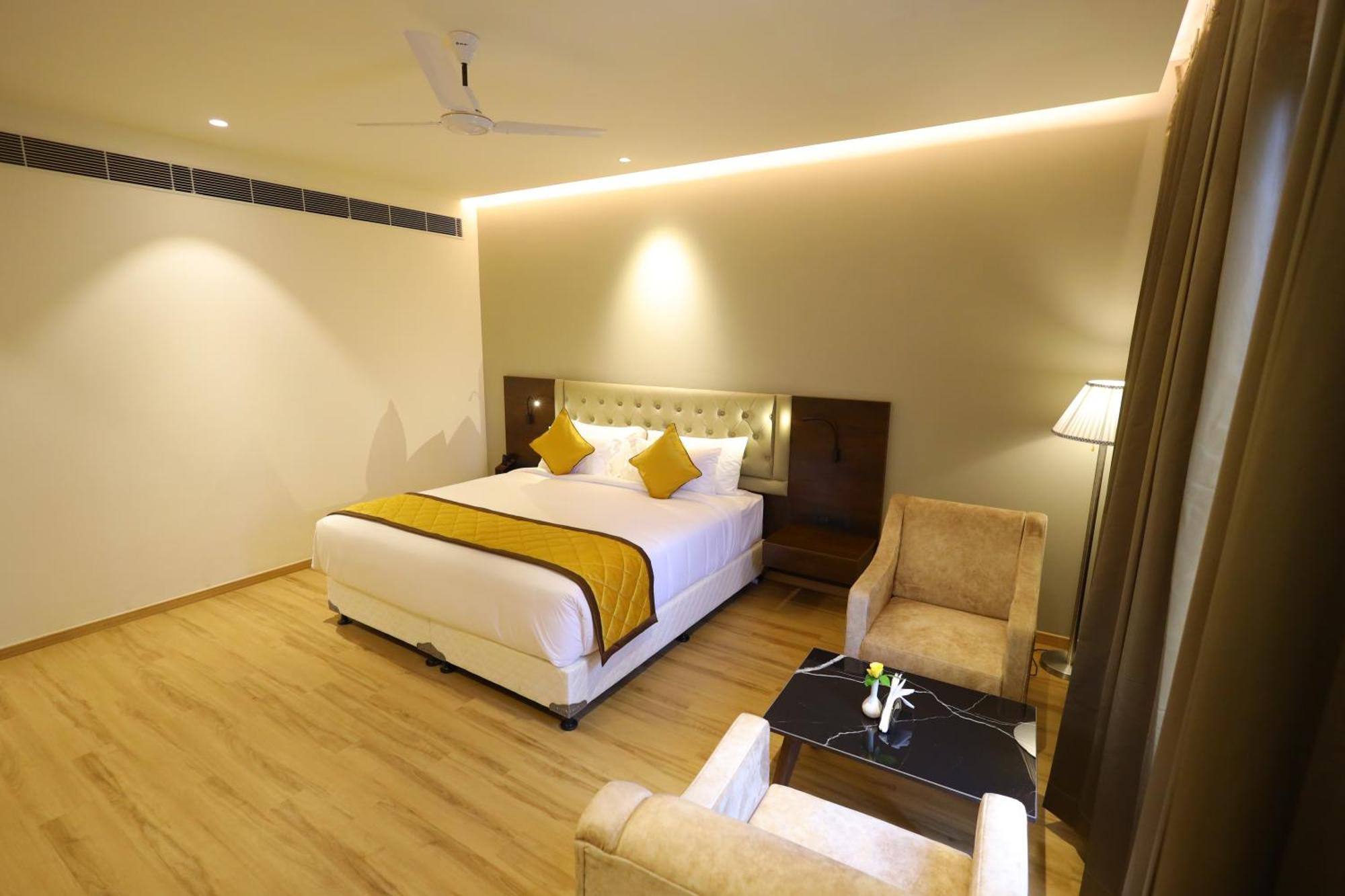 The Aurum Subrahmanya Extérieur photo
