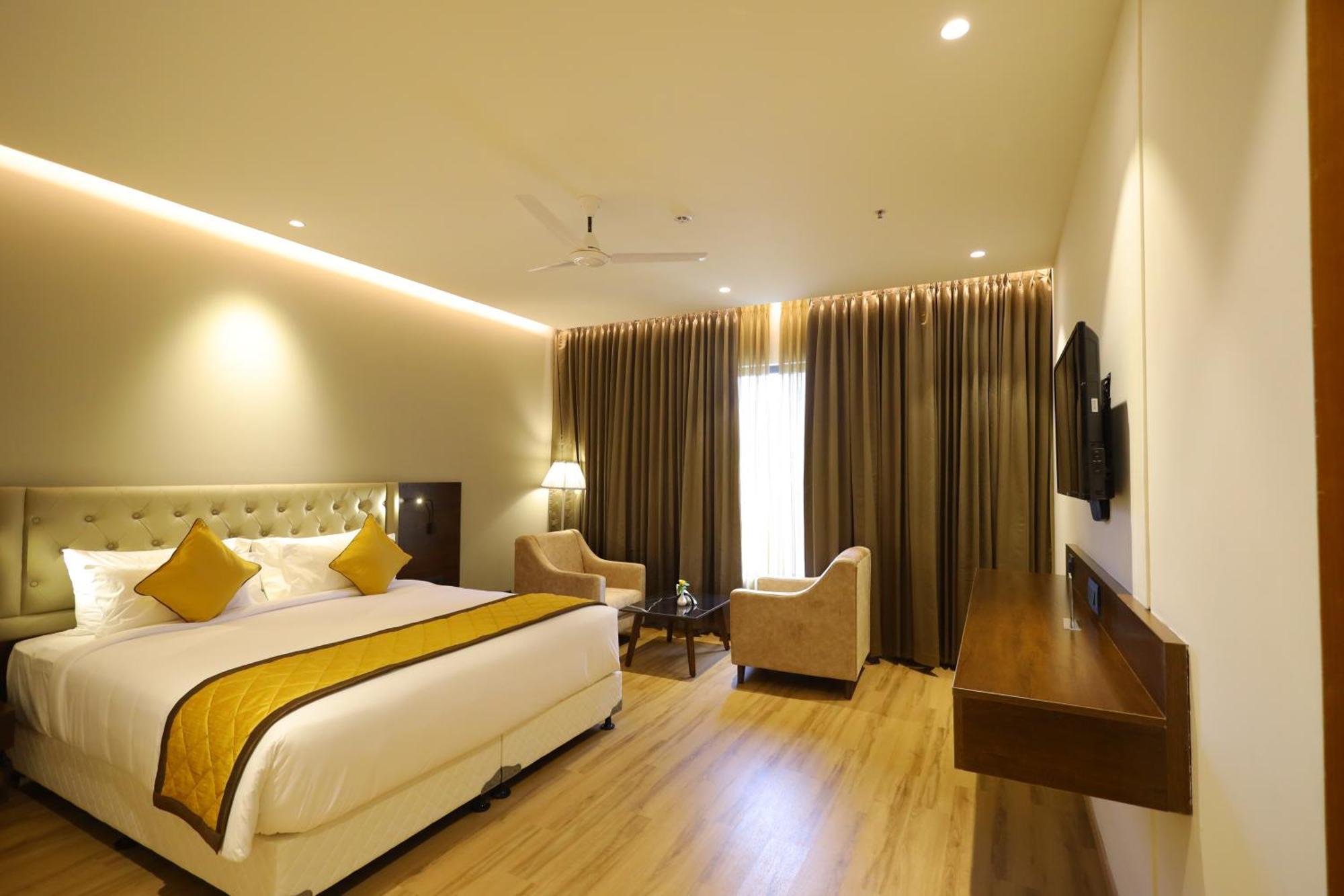 The Aurum Subrahmanya Extérieur photo