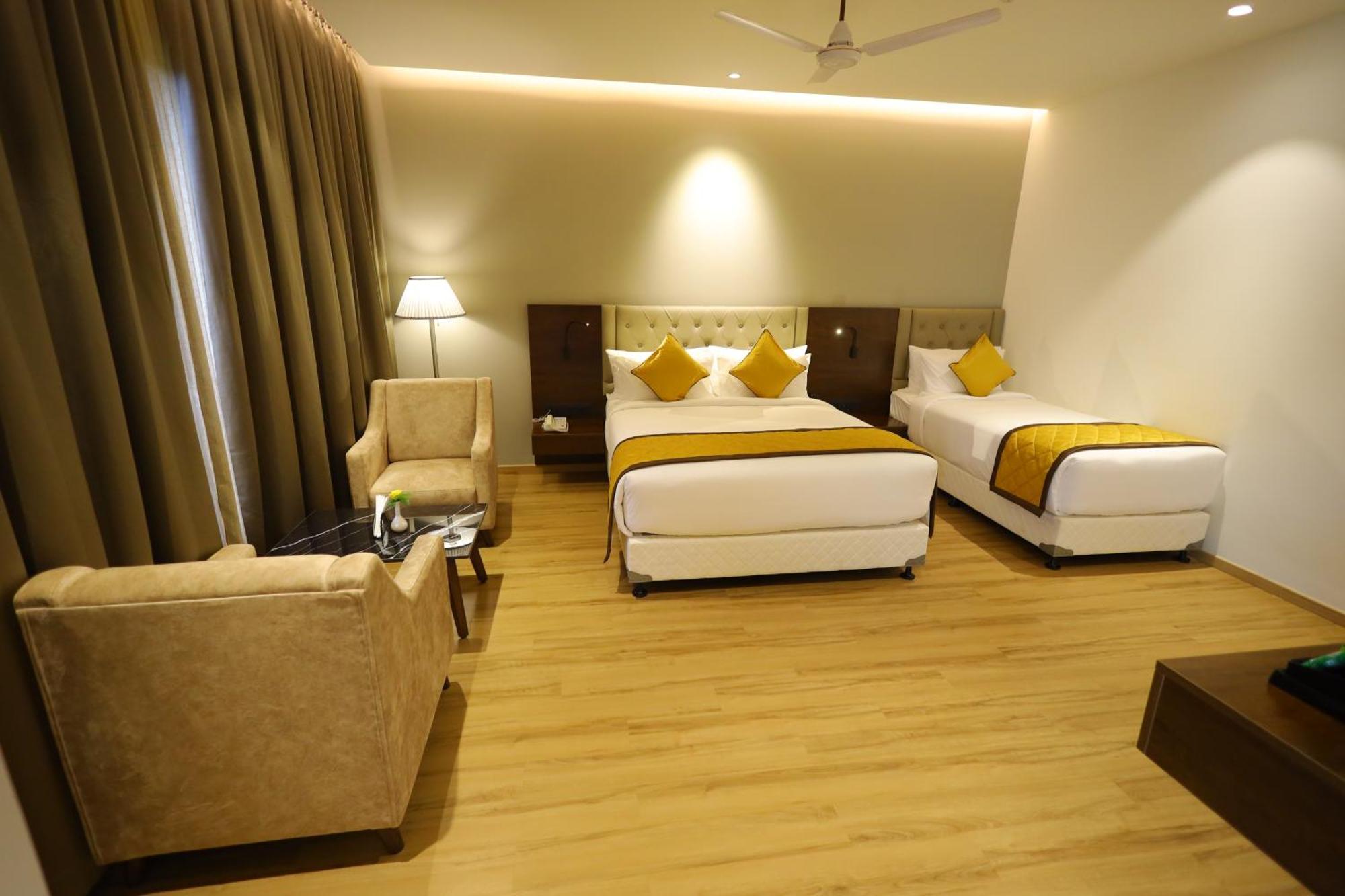 The Aurum Subrahmanya Extérieur photo