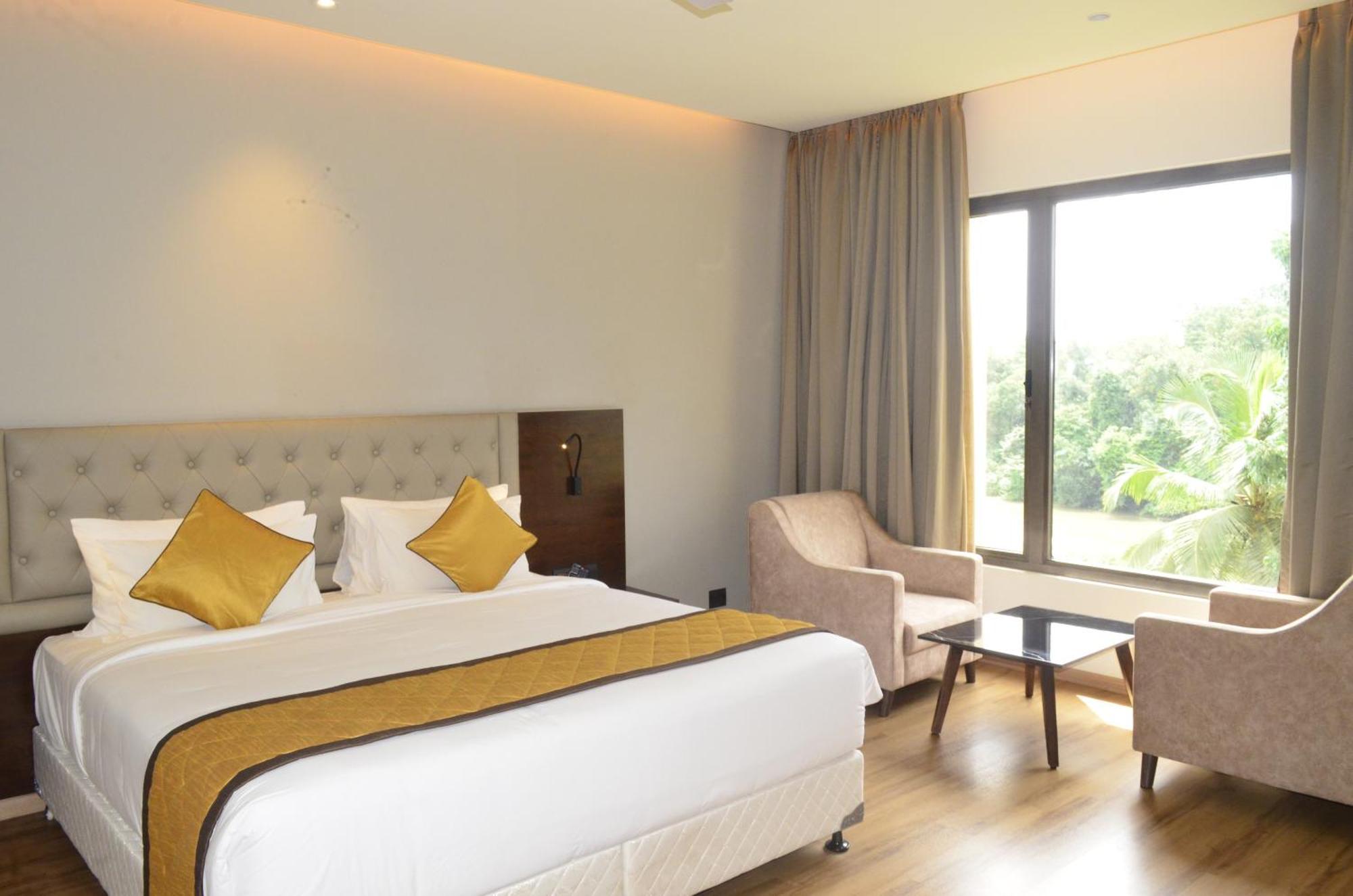The Aurum Subrahmanya Extérieur photo