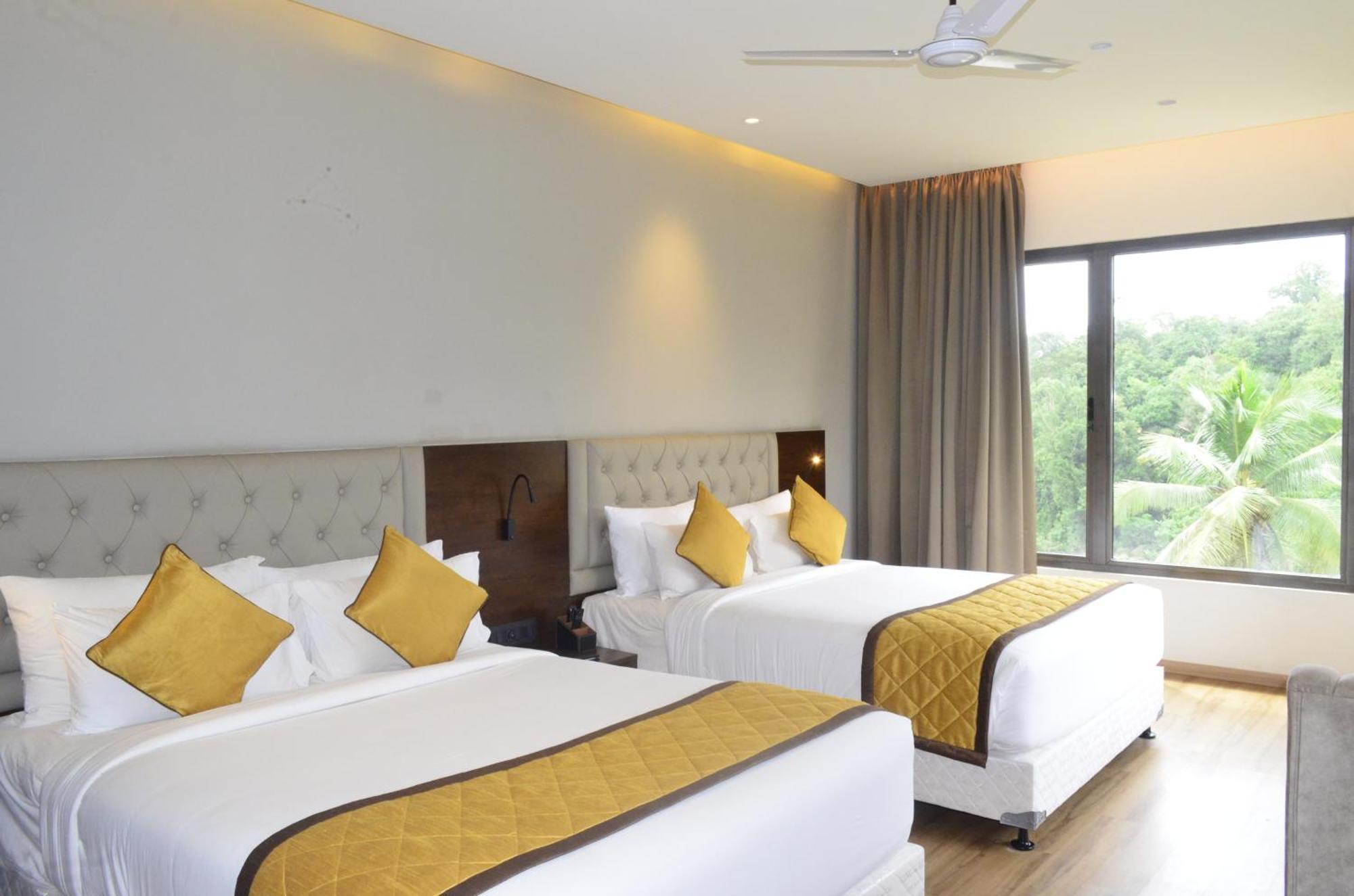 The Aurum Subrahmanya Extérieur photo