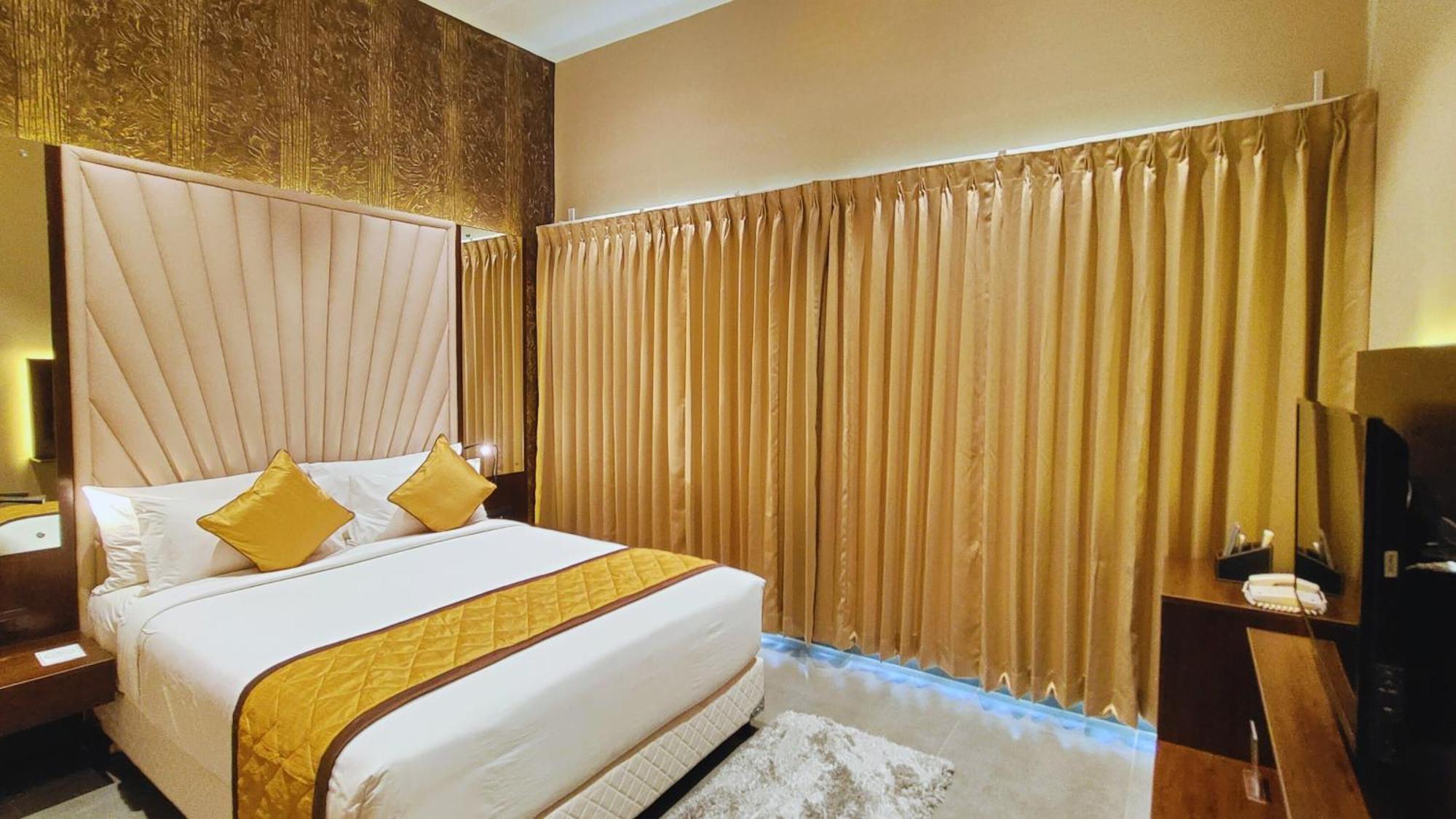 The Aurum Subrahmanya Extérieur photo