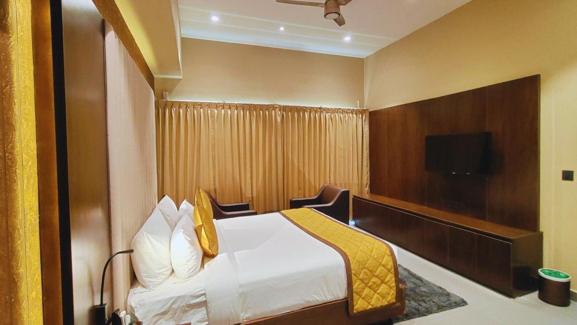 The Aurum Subrahmanya Extérieur photo